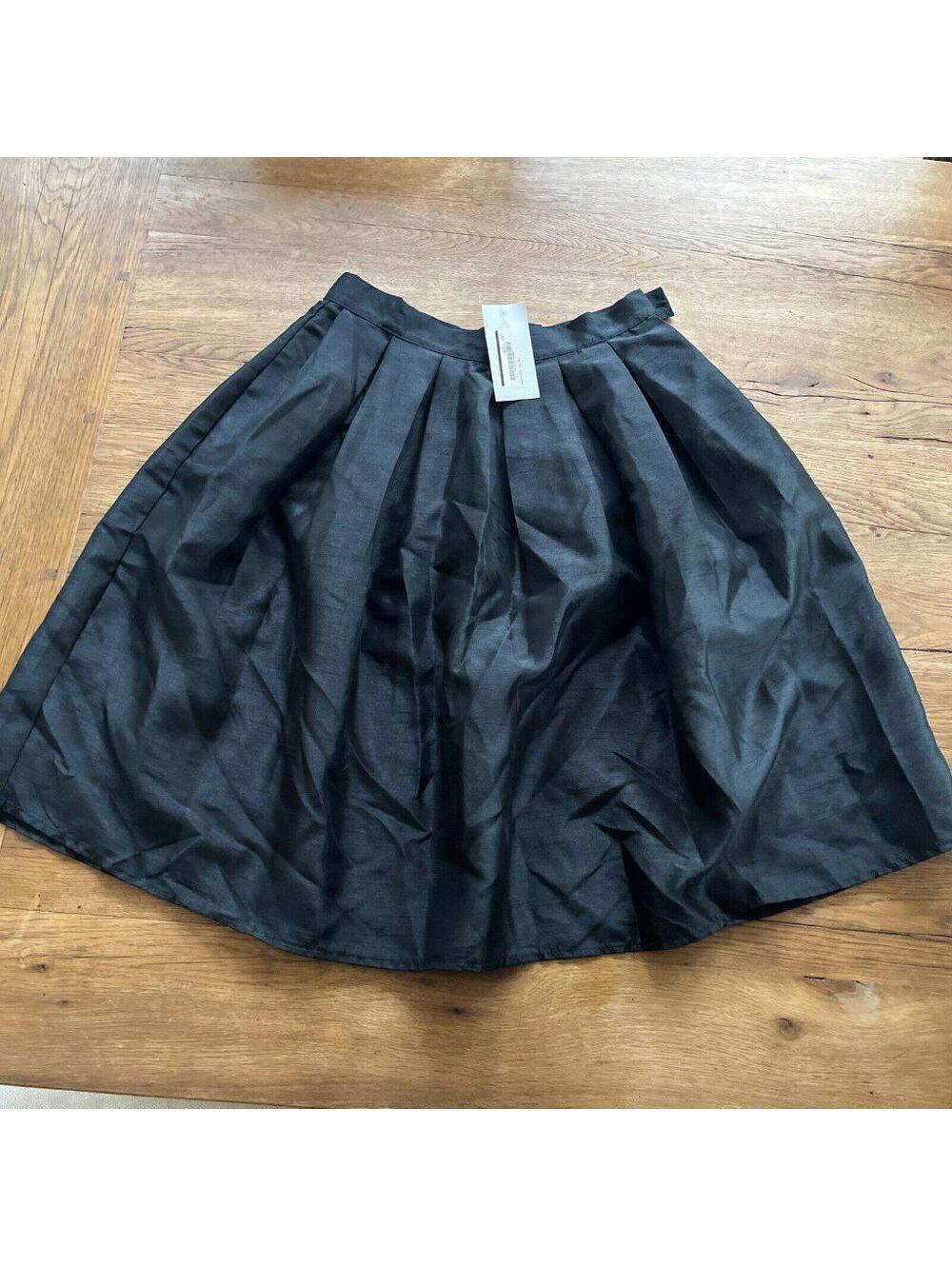 Ya Festive Mid-Length Skirt size medium  NWT